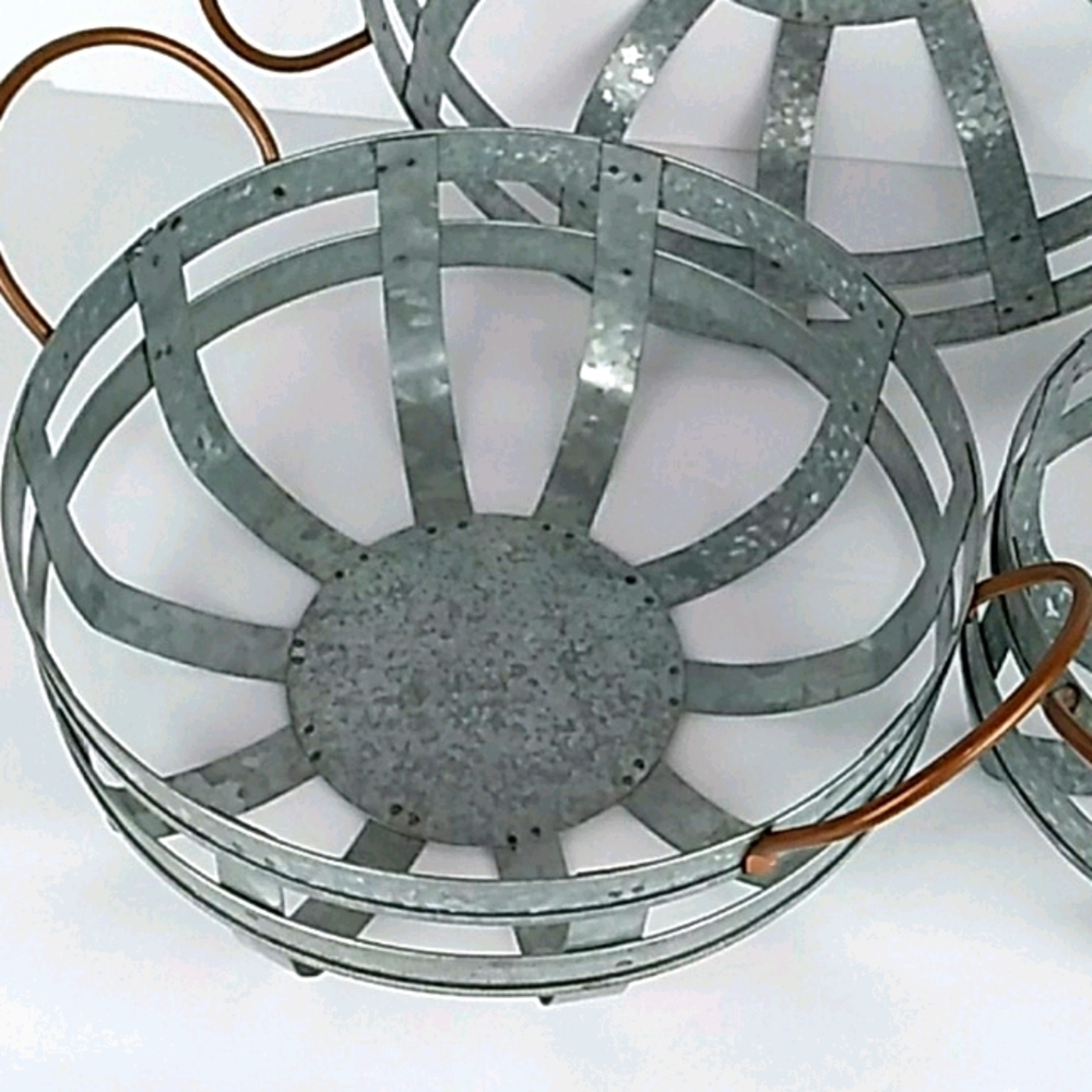 Galvanized Nesting Baskets, Set of 2.
